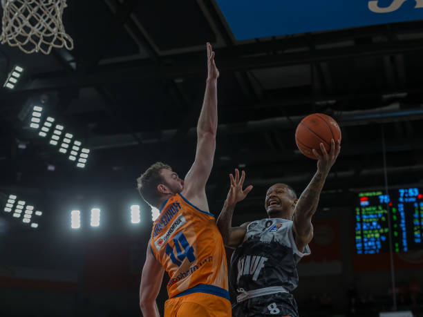 质疑的她 质疑的她