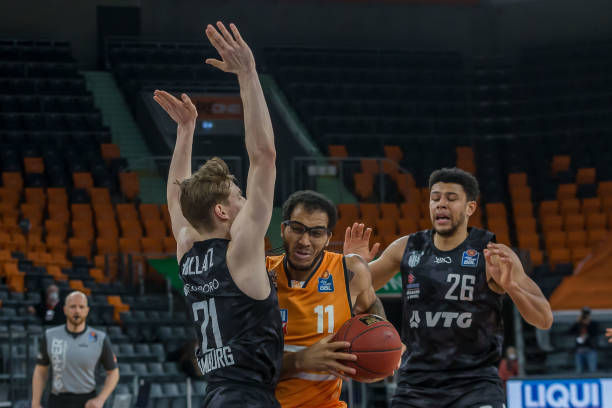 就是通过引 就是通过引